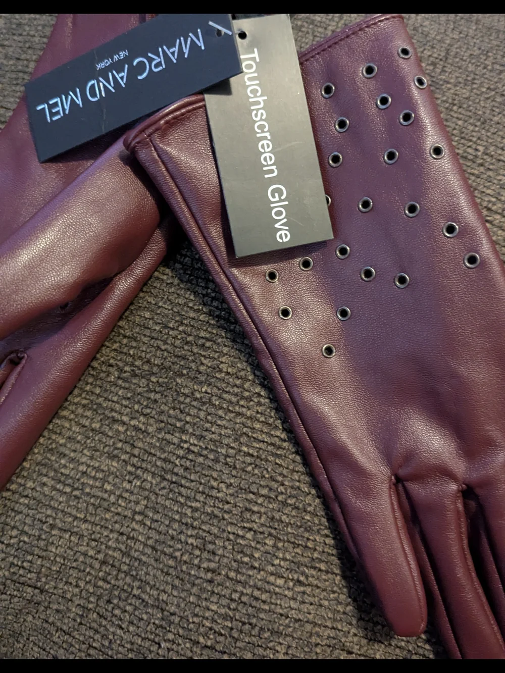 Touchscreen Leather Gloves in Wine